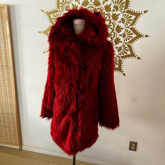 SPIRITHOODS RED VELVET WOLF CLASSIC FAUX FUR COAT | WOMEN'S M - Picture 6 of 15